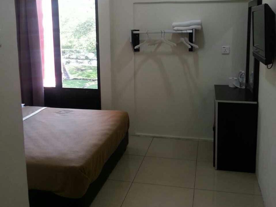 โอโย 44072 ไมน์ เจมปากา โฮเต็ล Hotel นิไล ภายนอก รูปภาพ